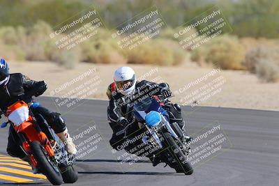 media/Oct-08-2022-SoCal Trackdays (Sat) [[1fc3beec89]]/Turn 10 (945am)/